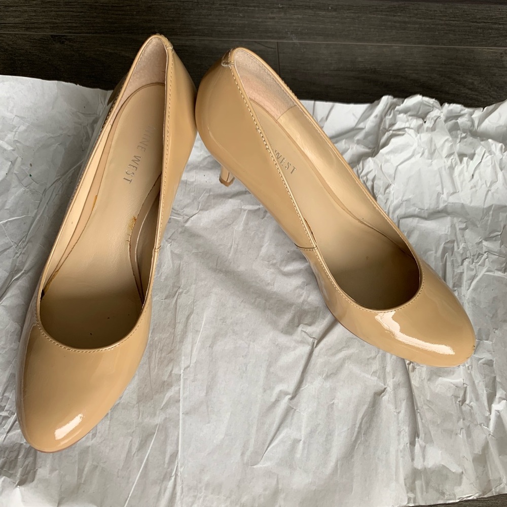 Nine West  Classic Beige Leather Mid Heels